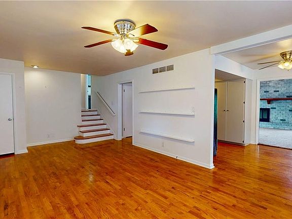 5th image of 2212 N 33rd Ter