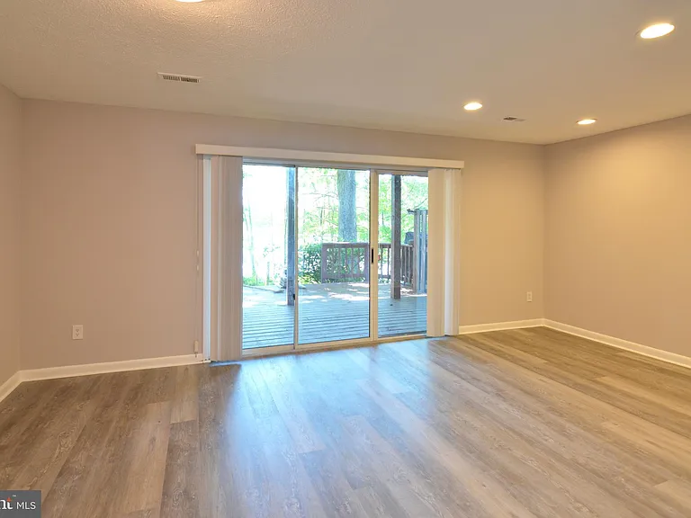 13326 Waterside Cir — Photo 24