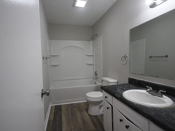 4th image of 3814 Cherwood Ln