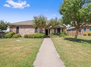 1217 Beacon Hill Dr, Midlothian, TX 76065