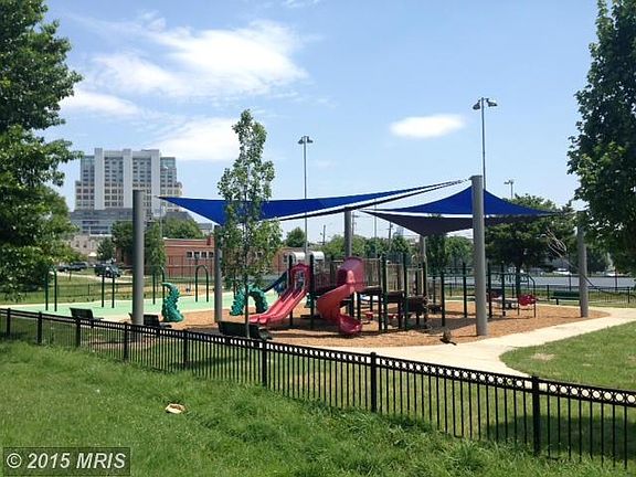 Latrobe Park / Dog Park is only 2 blocks away