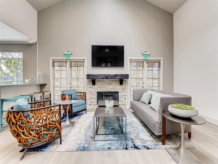 Hidden Hills Condominium Rentals — Photo 15