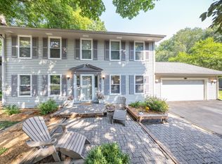 6991 Raven Ct, Eden Prairie, MN 55346