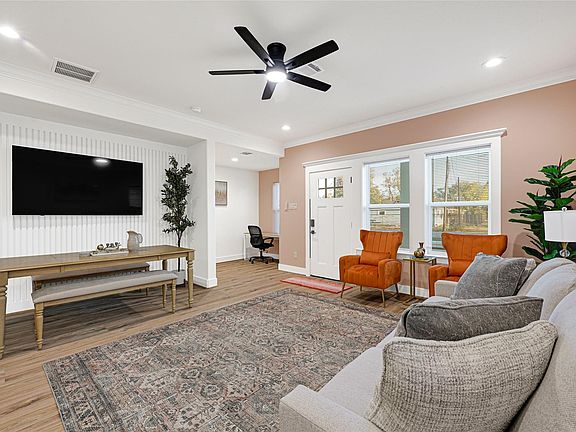3rd image of 3845 Lydia St