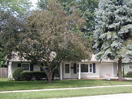 1st image of 670 W Laurel Dr