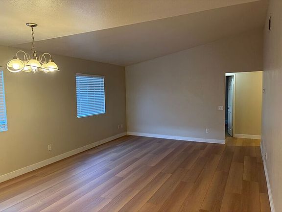5th image of 28138 Bavaria Dr