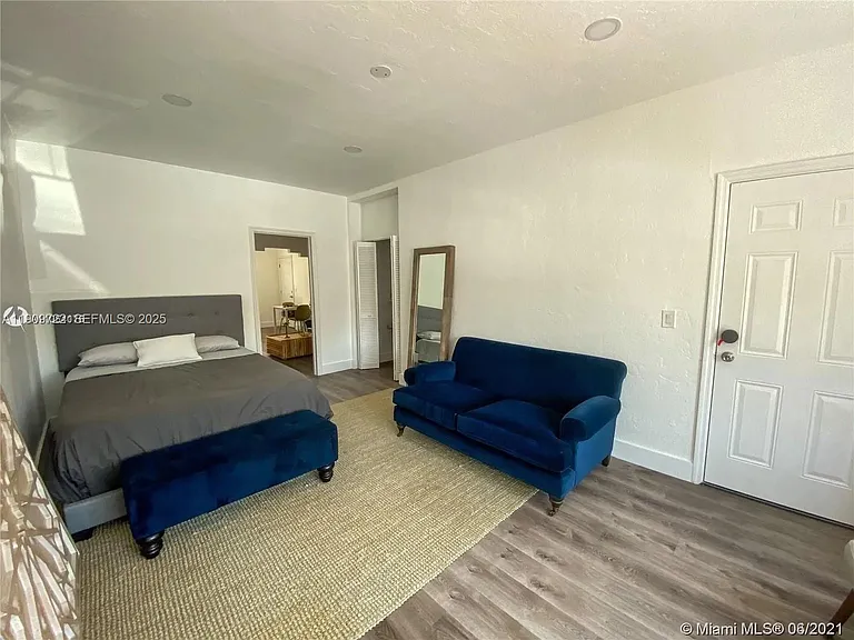 8415 Harding Ave #5 — Photo 17