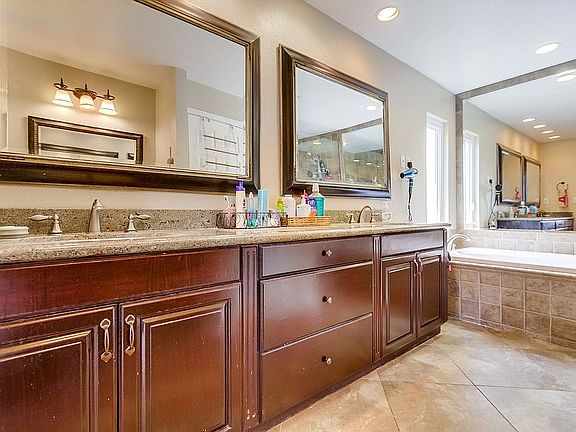 5th image of 24241 Bella Ct