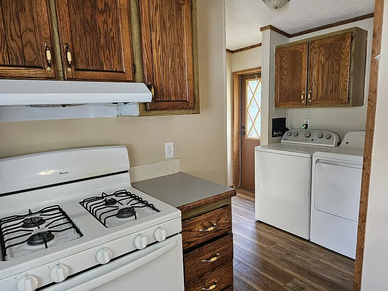 2096 N State Rd #48 — Photo 5