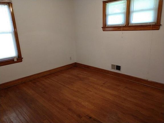 5th image of 2319 Berkley Ave SW