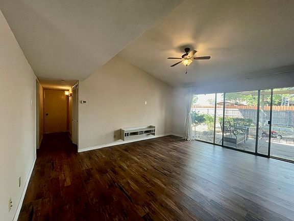 4th image of 1609 Sylvan Dr