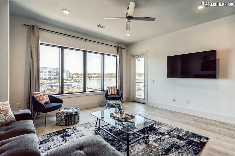 Living Room overlooking the Lake