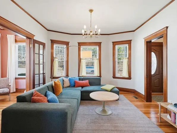 42 Lagrange St #U1, West Roxbury, MA 02132