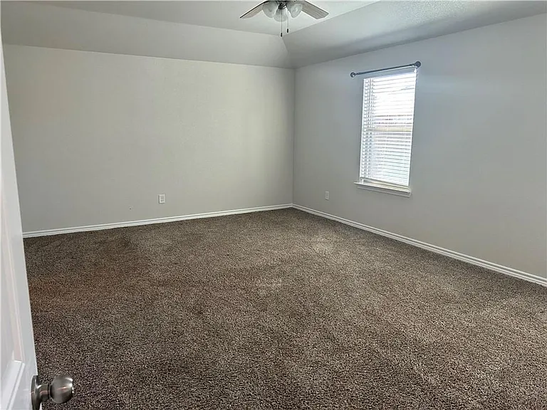7825 Salais Dr — Photo 7