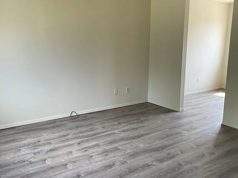 1850 Central Ave — Photo 3