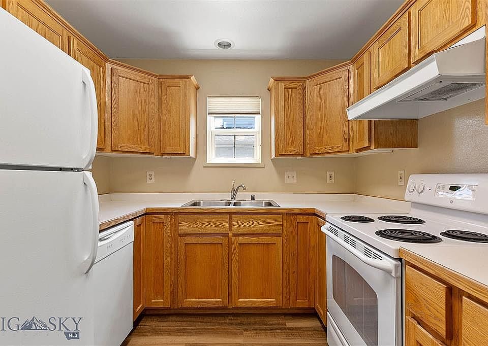 2nd image of 417 N Hunters Way