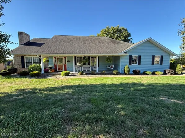2006 Buckeye St NE, New Philadelphia, OH 44663
