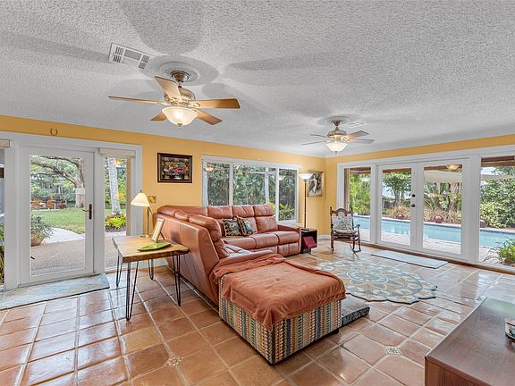 5th image of 1400 NE 28th Place