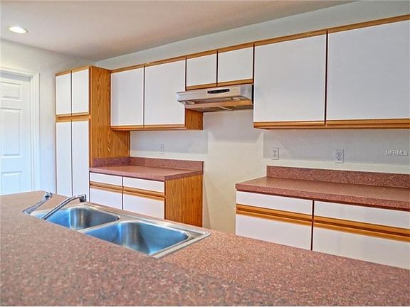 5th image of 4416 W North B St