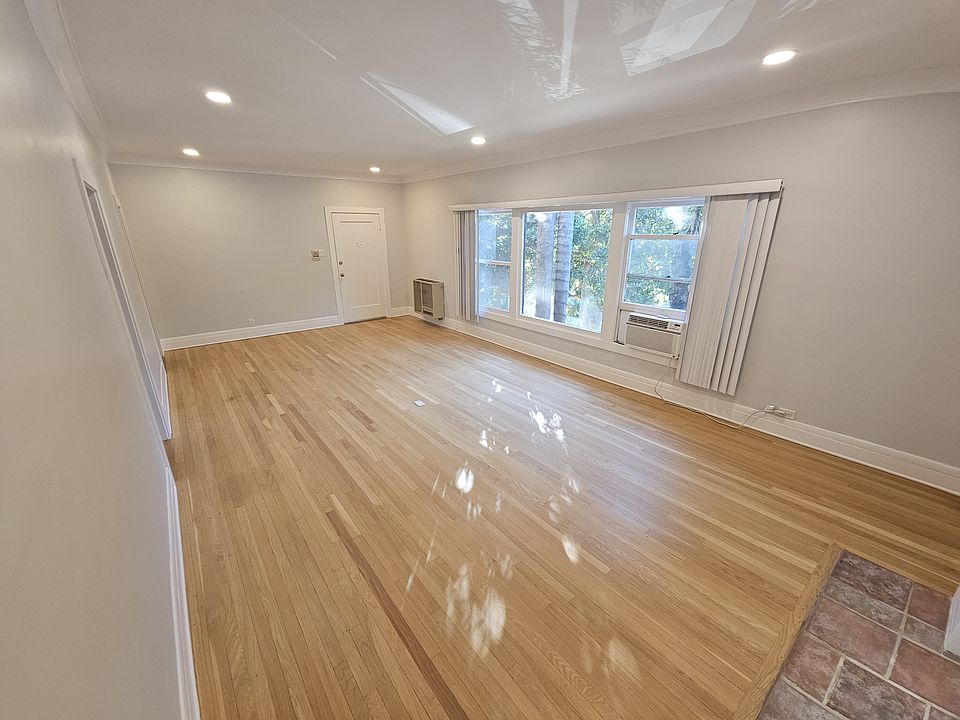1st image of 1424 N Gardner St #107