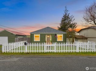 951 SE Dock Street, Oak Harbor, WA
