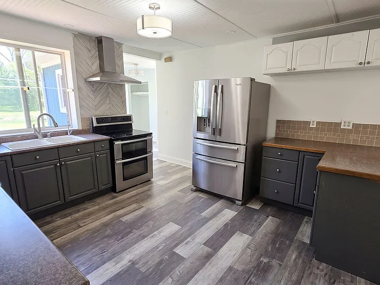 7351 Marsh Rd — Photo 3
