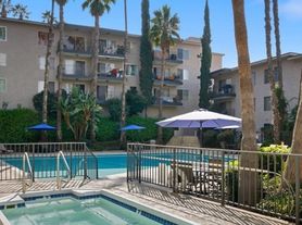 1517 E Garfield Ave, Glendale, CA