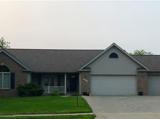 2610 Hemel Dr, Pella, IA 50219