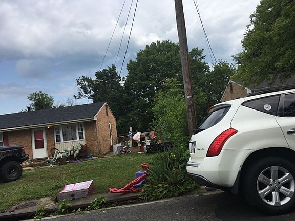 2nd image of 2908 Creekwood Dr
