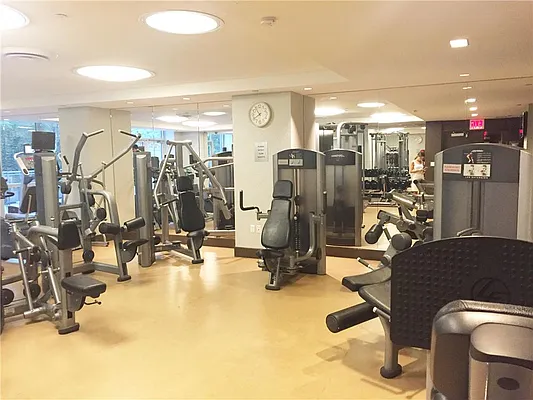 Rented by R New York | media 19