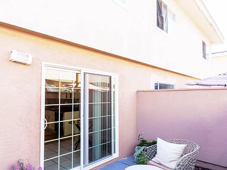 Whitman Villa Townhomes — Photo 6