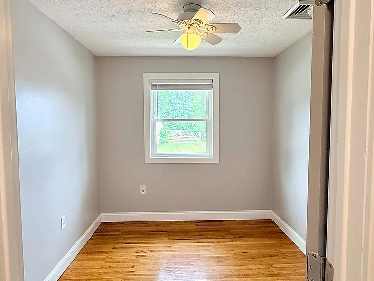30 Ursinus Ave — Photo 10