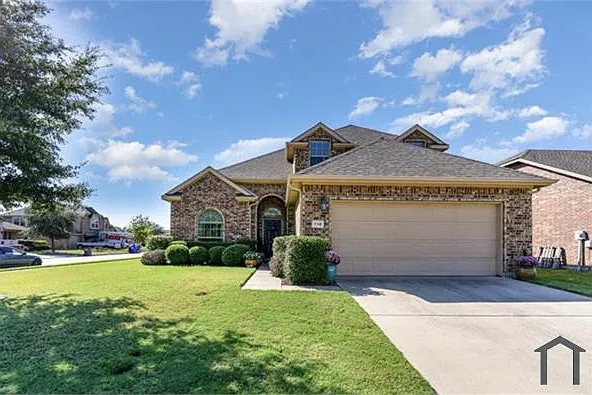 5 bed, 2303 sqft, $3,650 — Photo 2