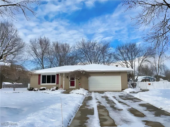 903 Sherwood Dr, Macedonia, OH 44056