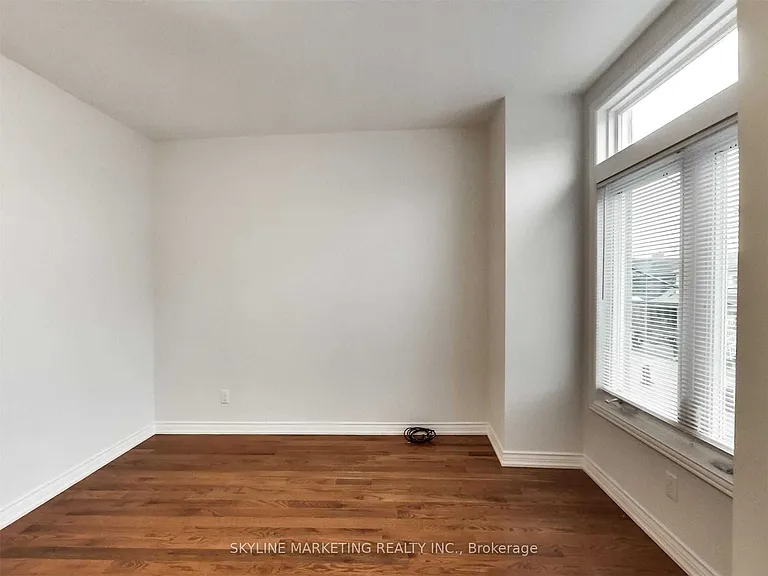 809 Dovercourt Rd #UPPER — Photo 20