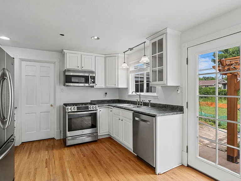 2912 Drakestone Dr — Photo 11
