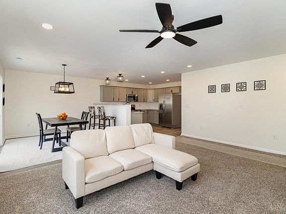 3rd image of 400 Elmwood Ct