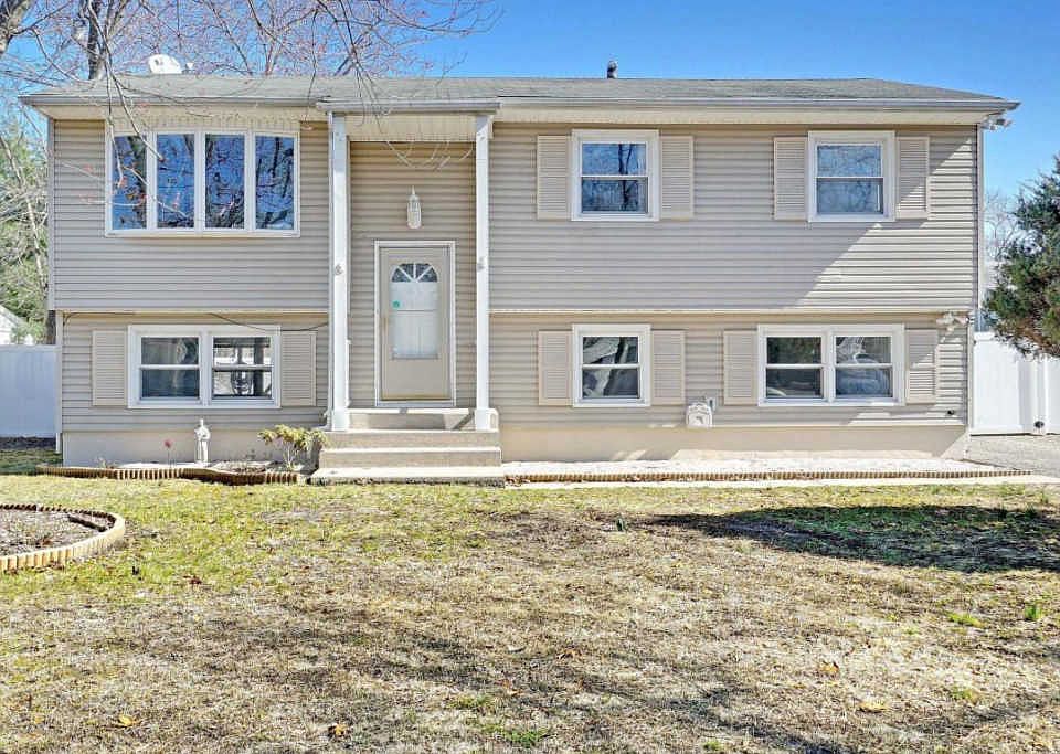 1st image of 38 Almond Dr