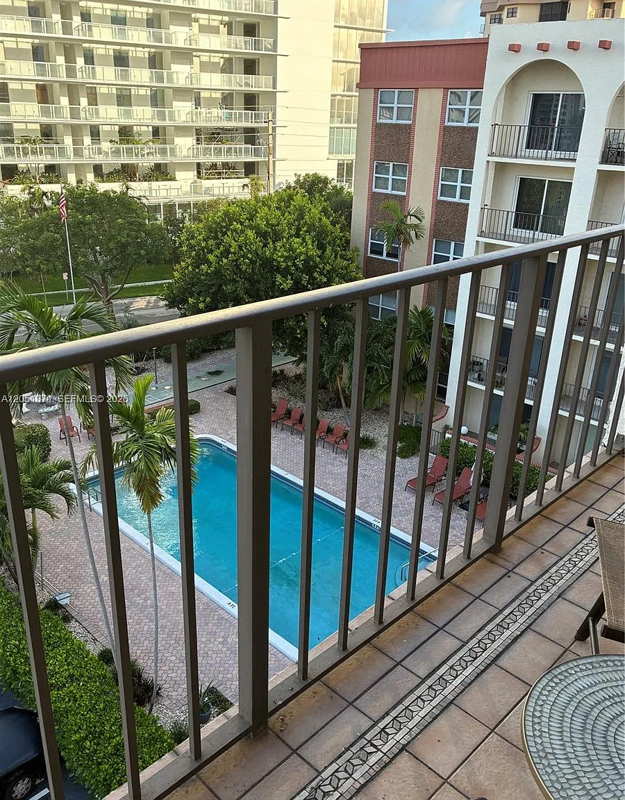 Lado Del Rio Condo — Photo 3