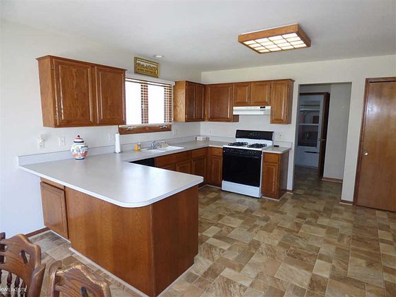 5th image of 13975 Glenwood Dr