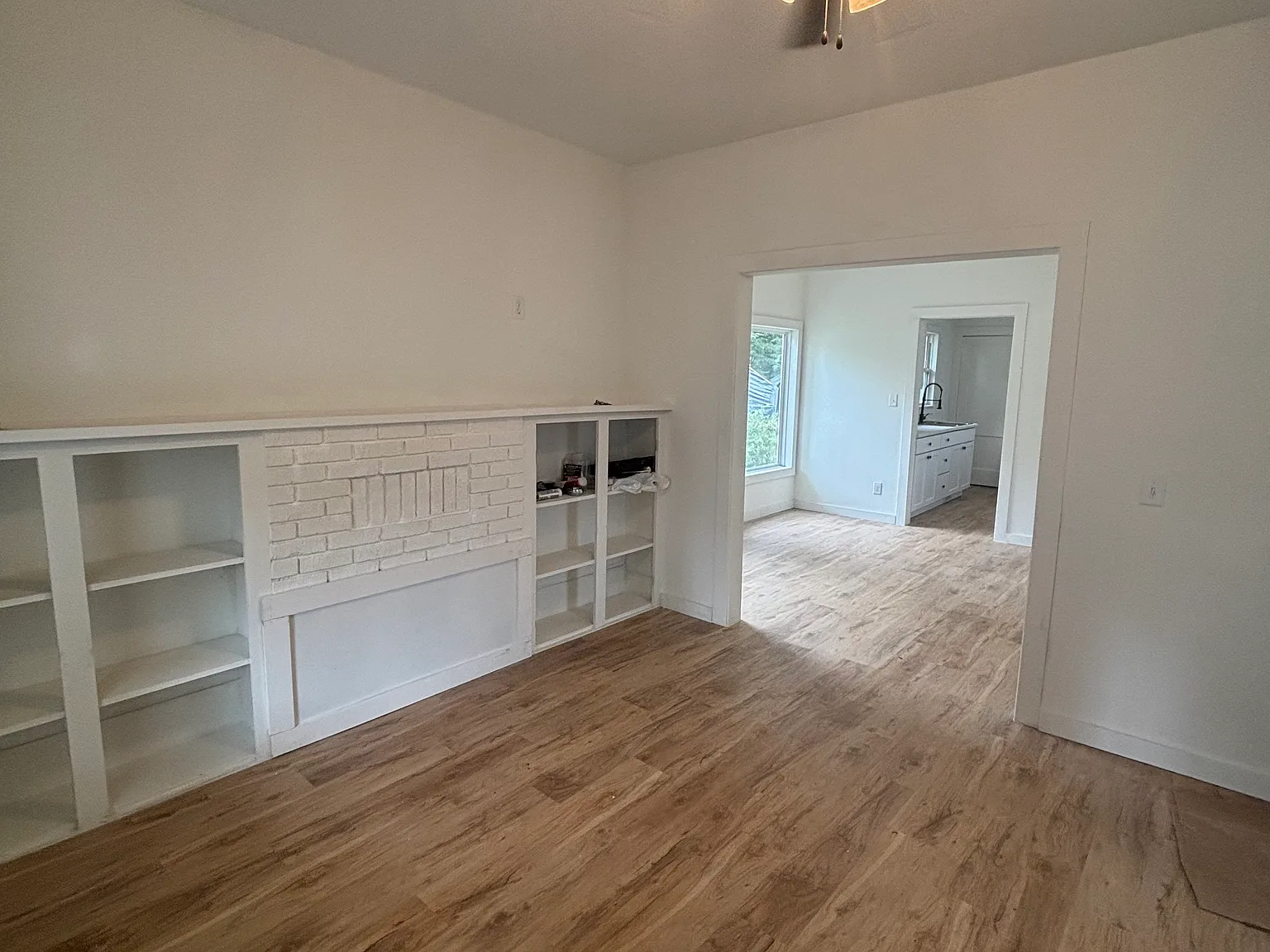 3 bed, 874 sqft, $1,400 — Photo 3
