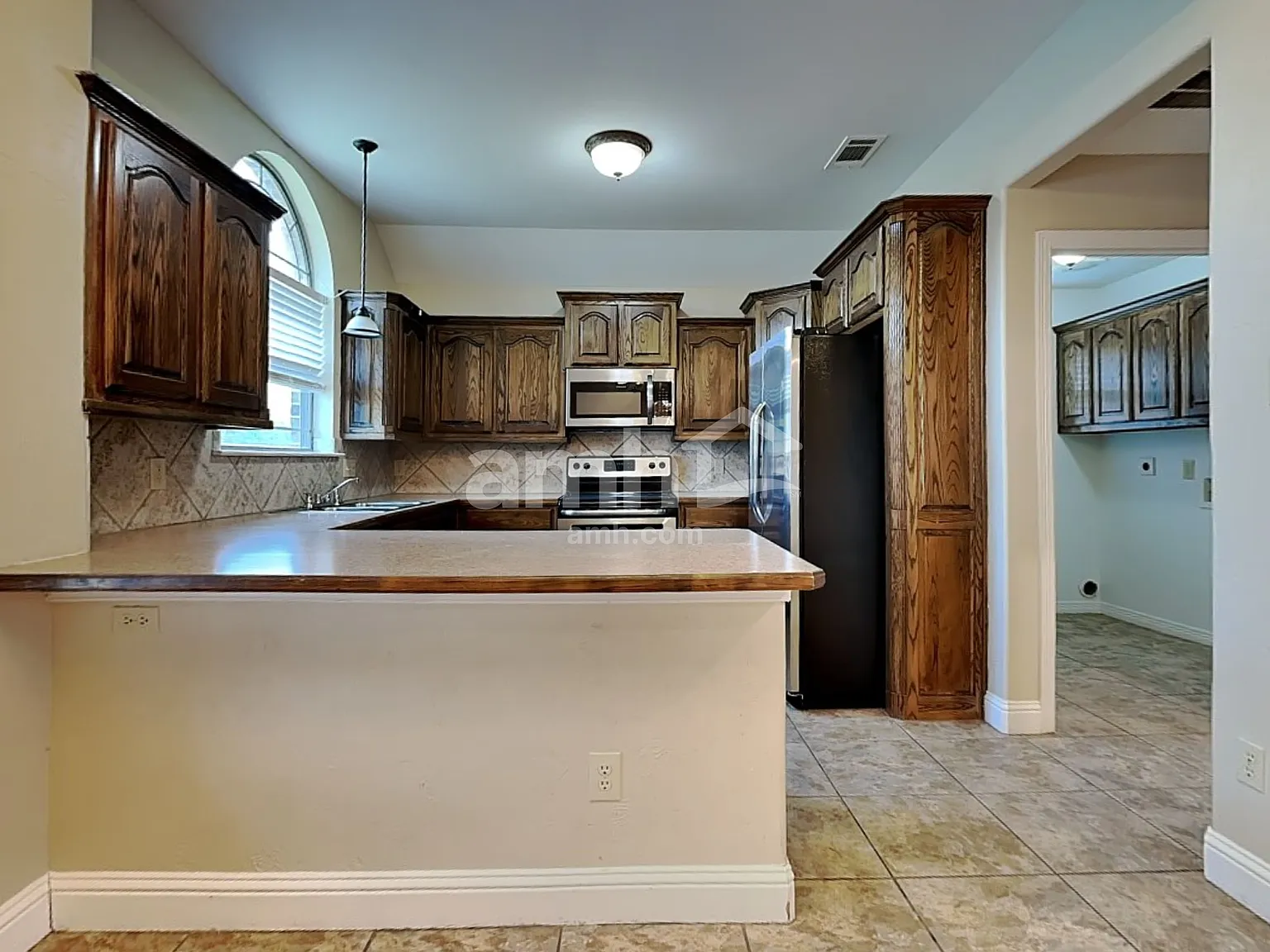 3 bed, 2.0 bath, 1426 sqft, $1,870 — Photo 3