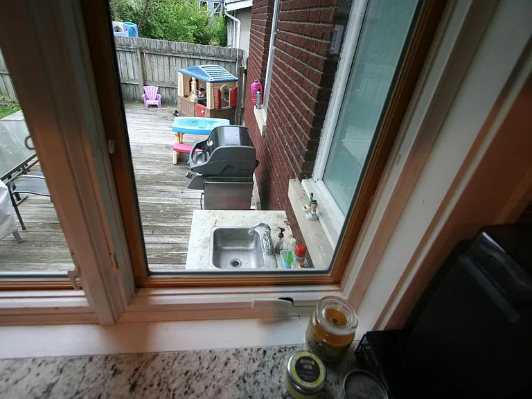 208 Sherman Ave — Photo 6