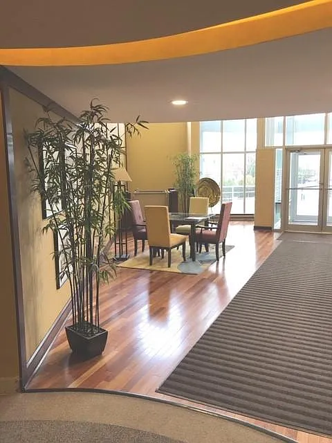 2 bed, 1200 sqft, $2,400 — Photo 3