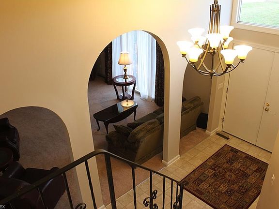 4th image of 6105 Bellarmine Dr