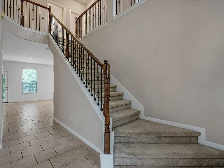 75 N Spinning Wheel Cir — Photo 4
