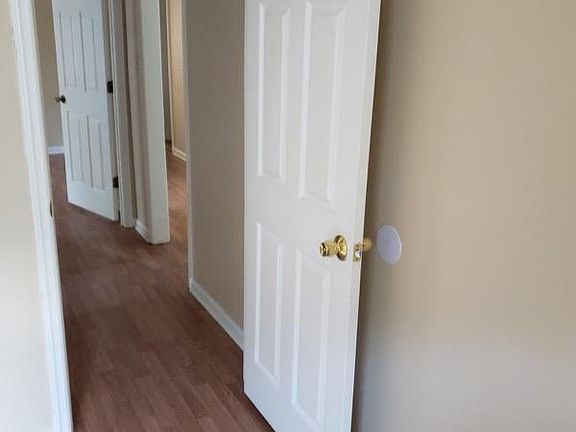 3rd image of 1424 Willie Houseal Dr