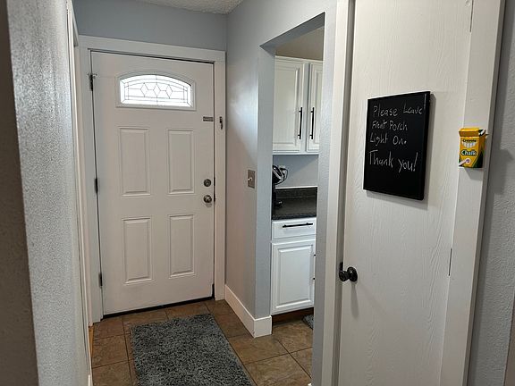 3rd image of 11 Catrina Ln