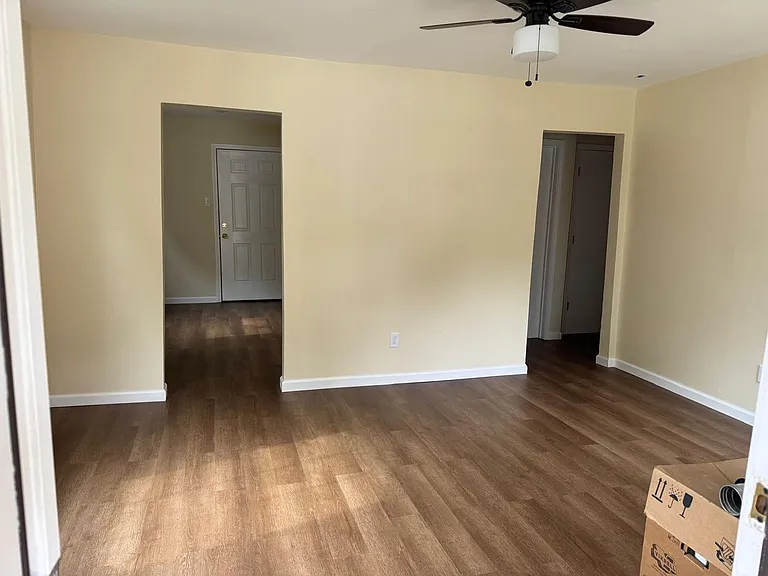 172 Roosevelt Rd — Photo 8