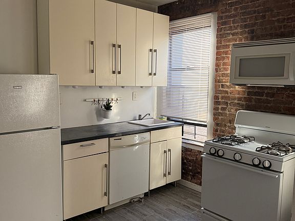 2nd image of 527 W 135th St APT 3D